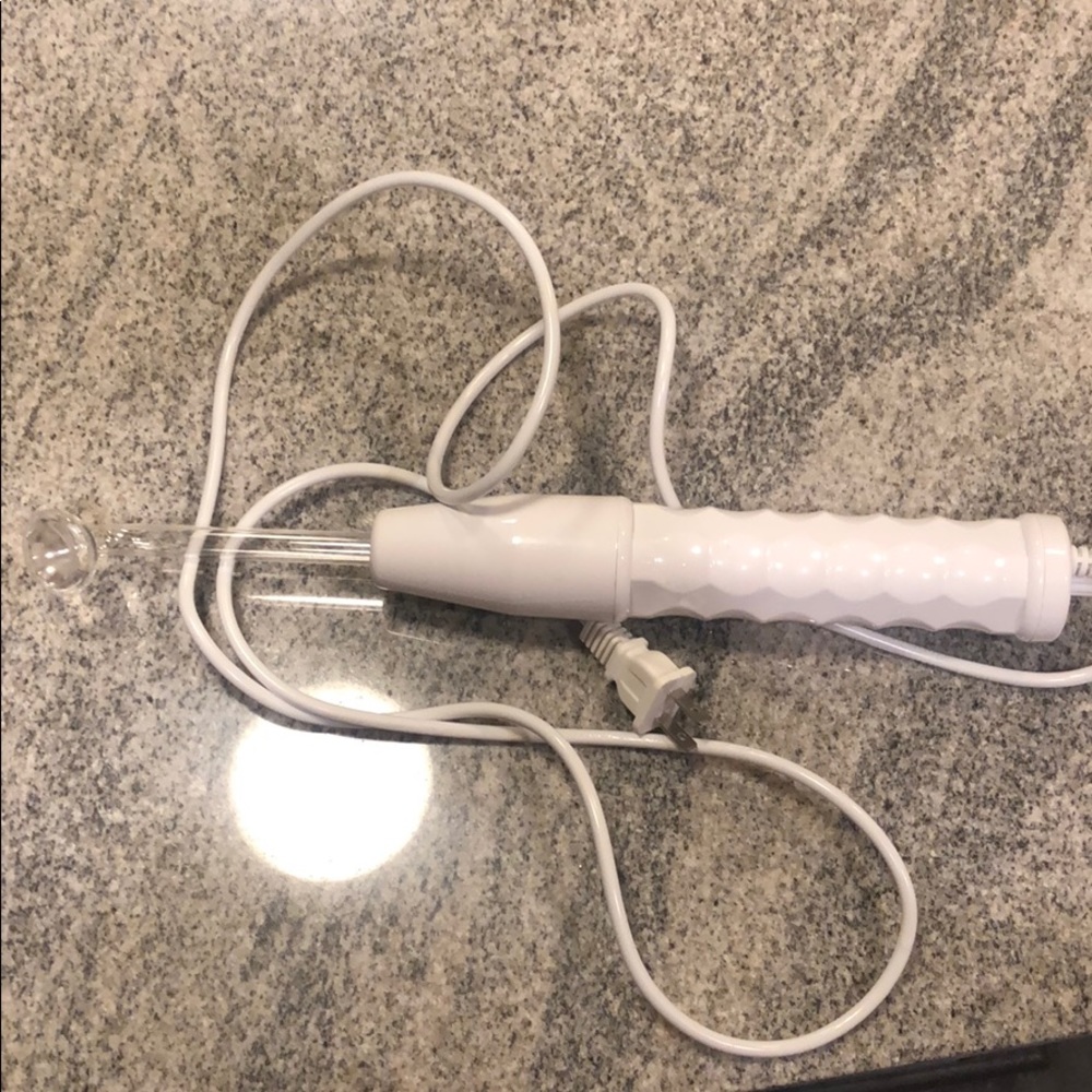 Facial zapper. Facial cleaner. Bacteria killer.